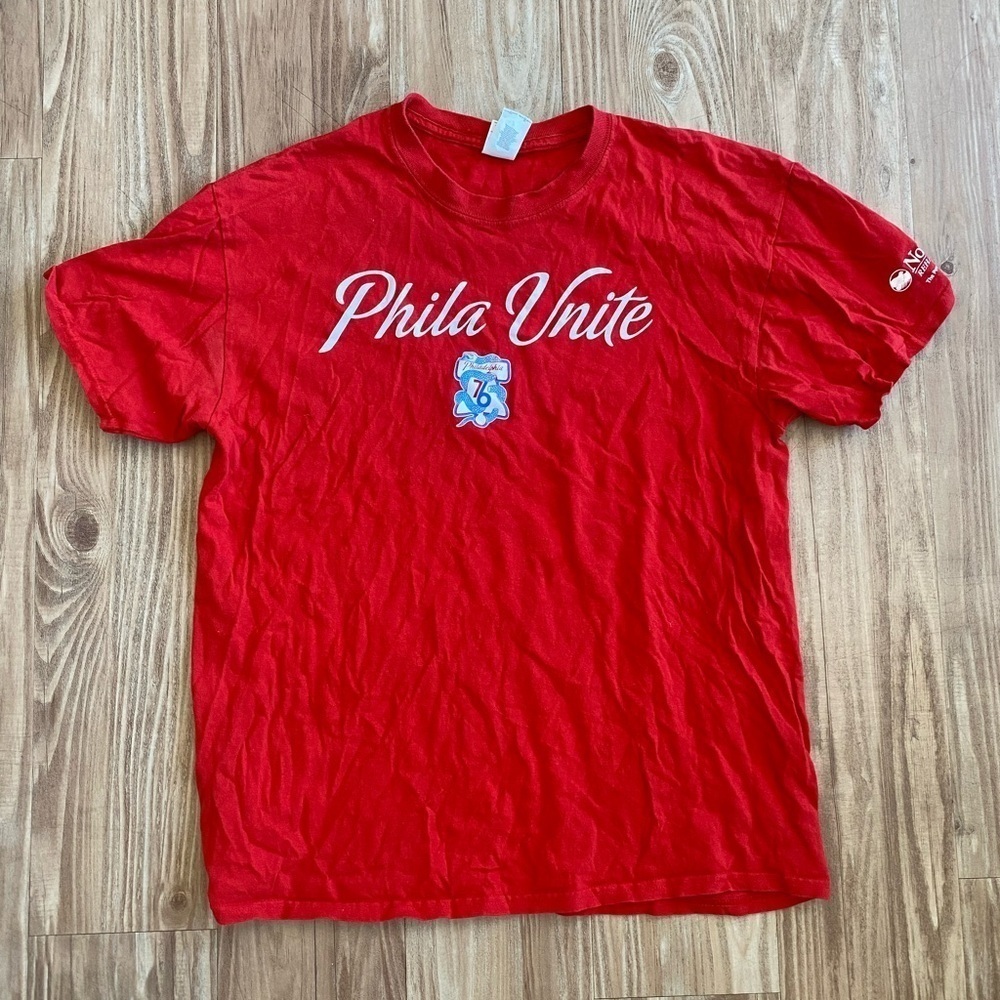 Philadelphia 76ers Stadium T-Shirt NBA - Picture 2 of 5
